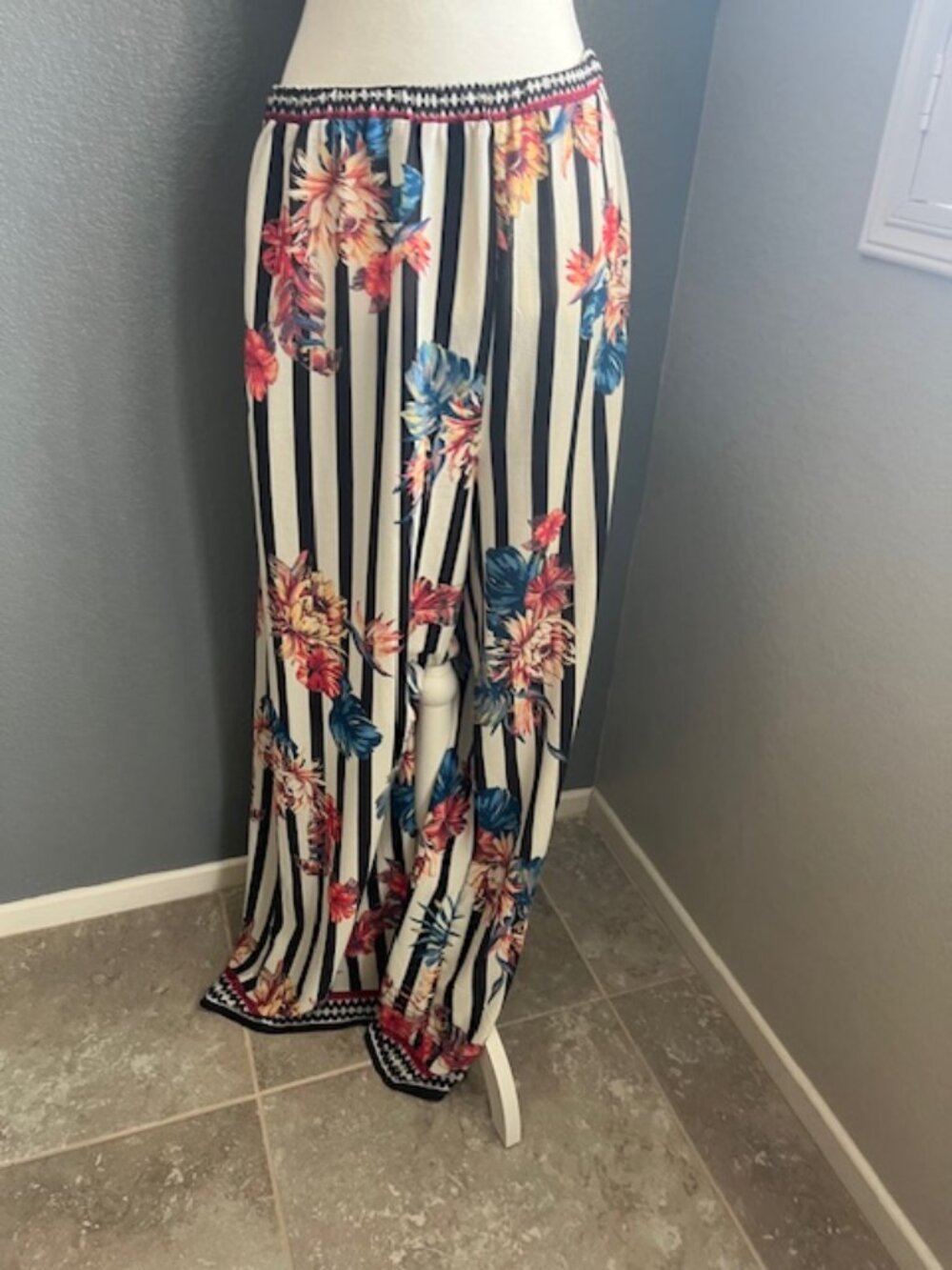 Flying Tomato Wide Leg Floral Palazzo Pants (Large)